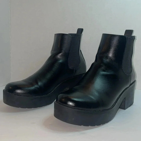 Divided by H&M Size 9.5 Faux Leather Chunky Heeled Pull On Ankle Booties - Picture 3 of 6